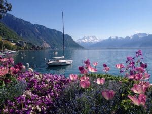 Segelboot auf einem schweizer See
