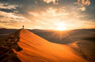 Sonne über der Wüste