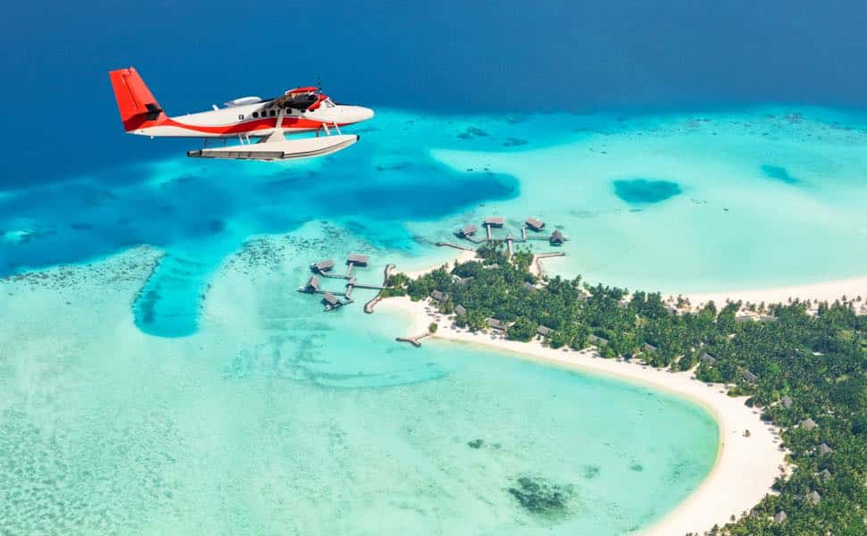 Malediven mit Wasserflugzeug aus der Luft aufgenommen