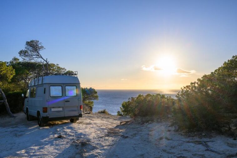 Camper am Abend auf Mallorca