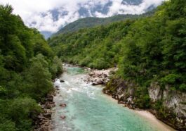 Der Fluss Soca in Slovenien