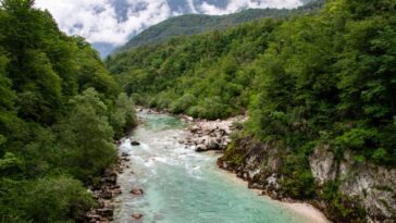 Der Fluss Soca in Slovenien